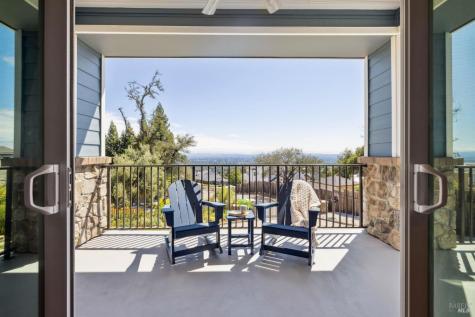 3882 Royal Manor Place Santa Rosa CA 95404