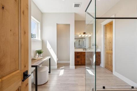3882 Royal Manor Place Santa Rosa CA 95404