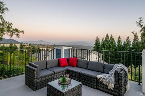 3882 Royal Manor Place Santa Rosa CA 95404