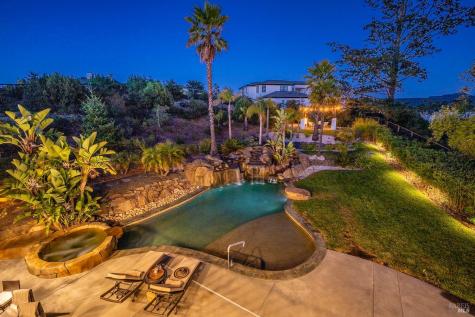 3882 Royal Manor Place Santa Rosa CA 95404