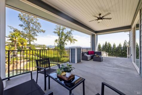 3882 Royal Manor Place Santa Rosa CA 95404
