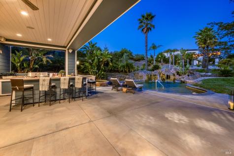 3882 Royal Manor Place Santa Rosa CA 95404