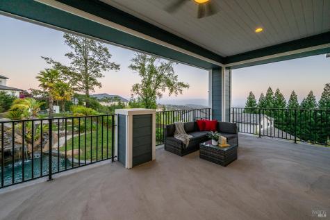 3882 Royal Manor Place Santa Rosa CA 95404