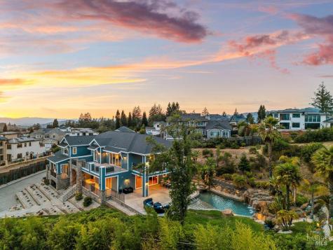 3882 Royal Manor Place Santa Rosa CA 95404