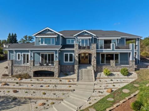 3882 Royal Manor Place Santa Rosa CA 95404