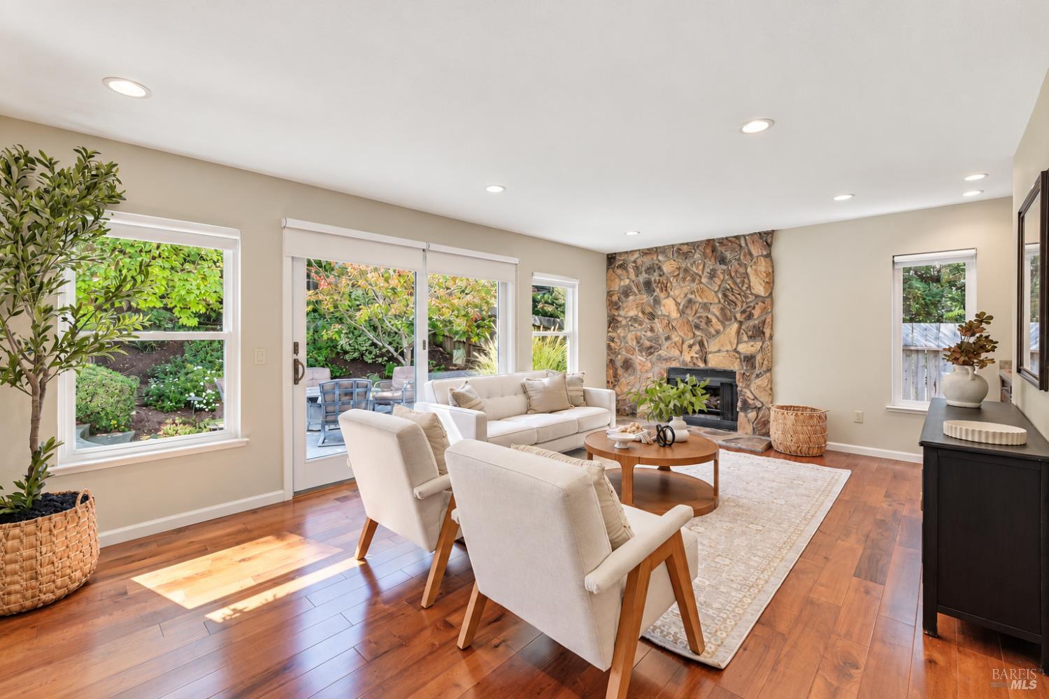9 Carob Way Novato CA 94945