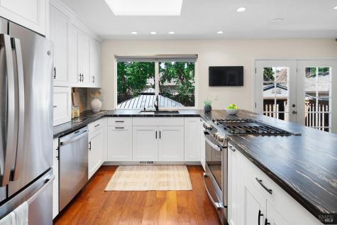 443 Harper Court Windsor CA 95492