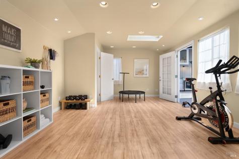443 Harper Court Windsor CA 95492