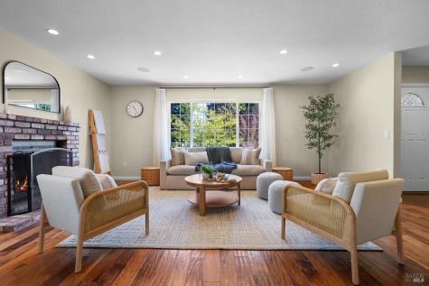 443 Harper Court Windsor CA 95492