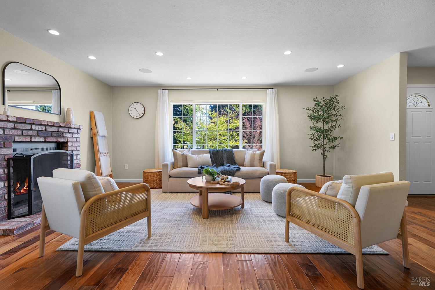 443 Harper Court Windsor CA 95492