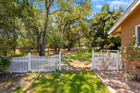 8191 Appian Way Sebastopol CA 95472