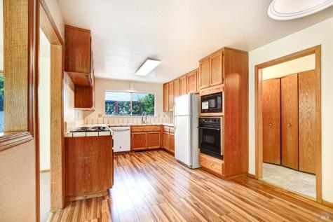 660 Gregory Circle Sonoma CA 95476