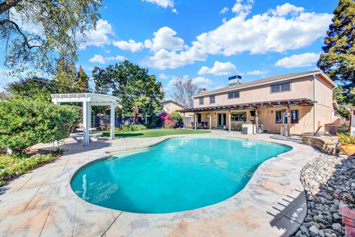116 Alturas Court Vacaville CA 95688