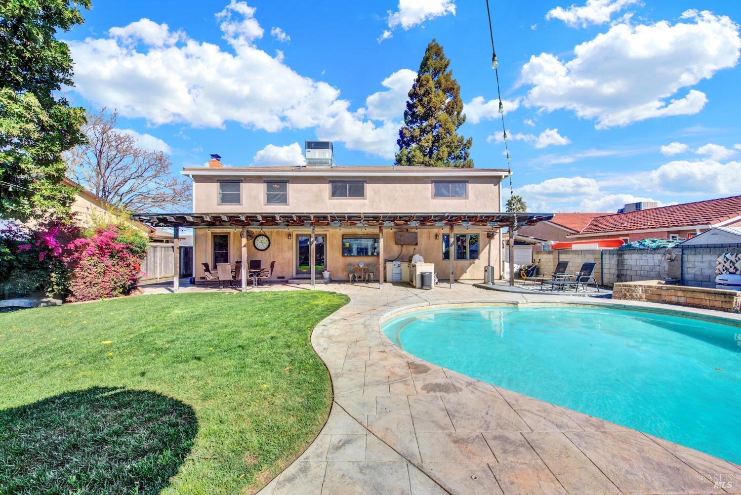 116 Alturas Court Vacaville CA 95688