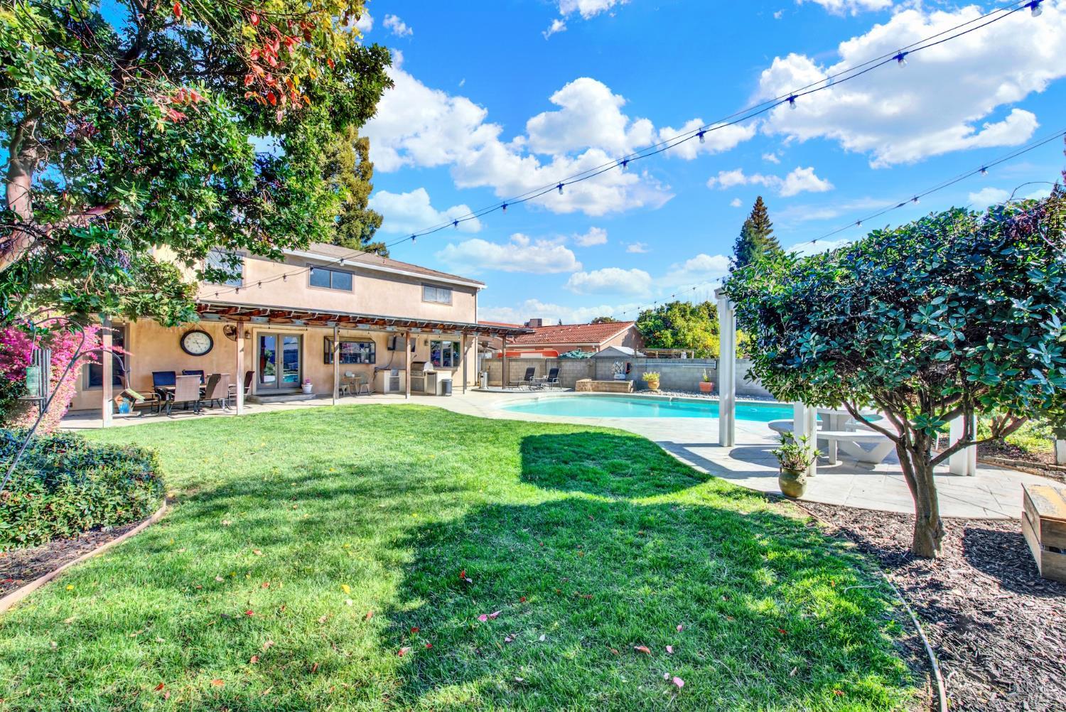 116 Alturas Court Vacaville CA 95688