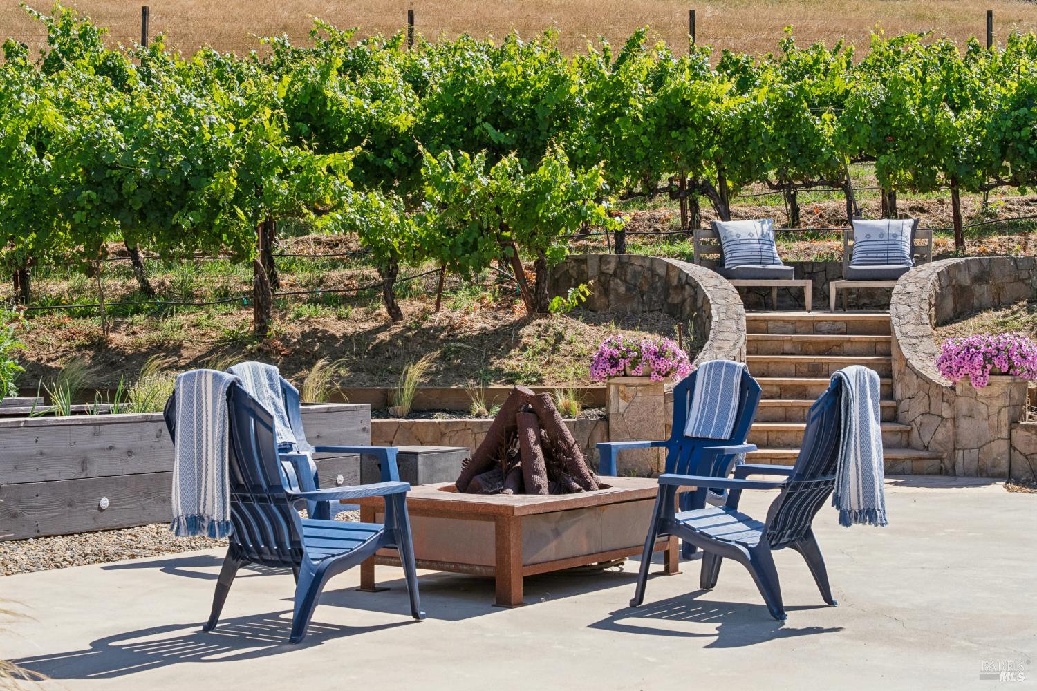 1297 Leaning Oak Drive Napa CA 94558