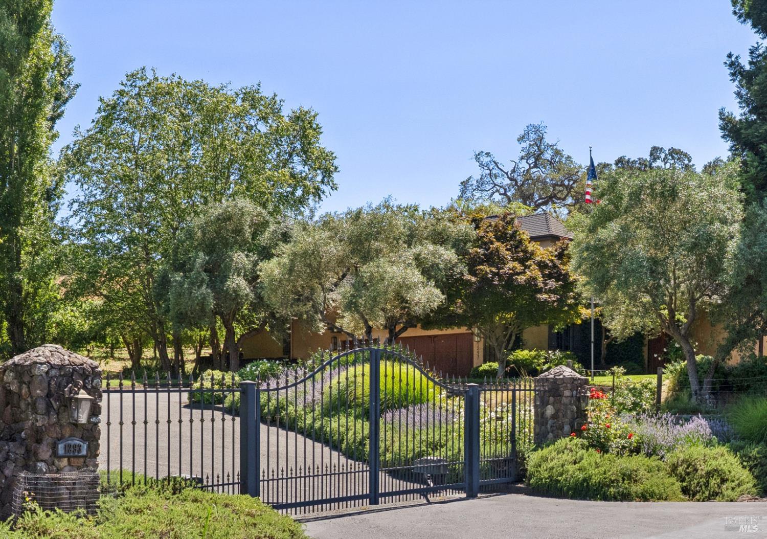 1297 Leaning Oak Drive Napa CA 94558