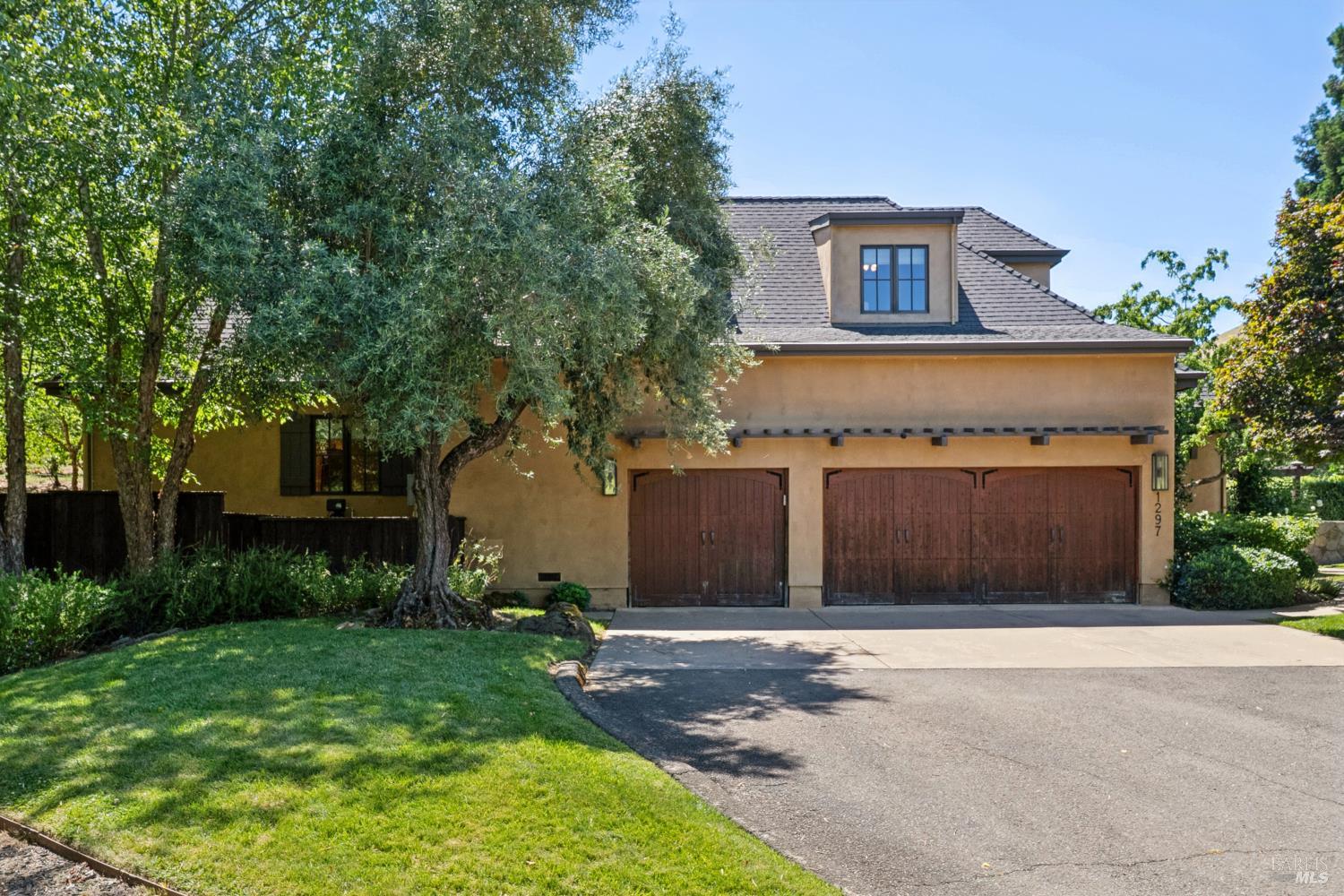 1297 Leaning Oak Drive Napa CA 94558