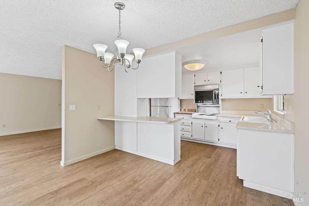 172 White Oak Drive Santa Rosa CA 95409