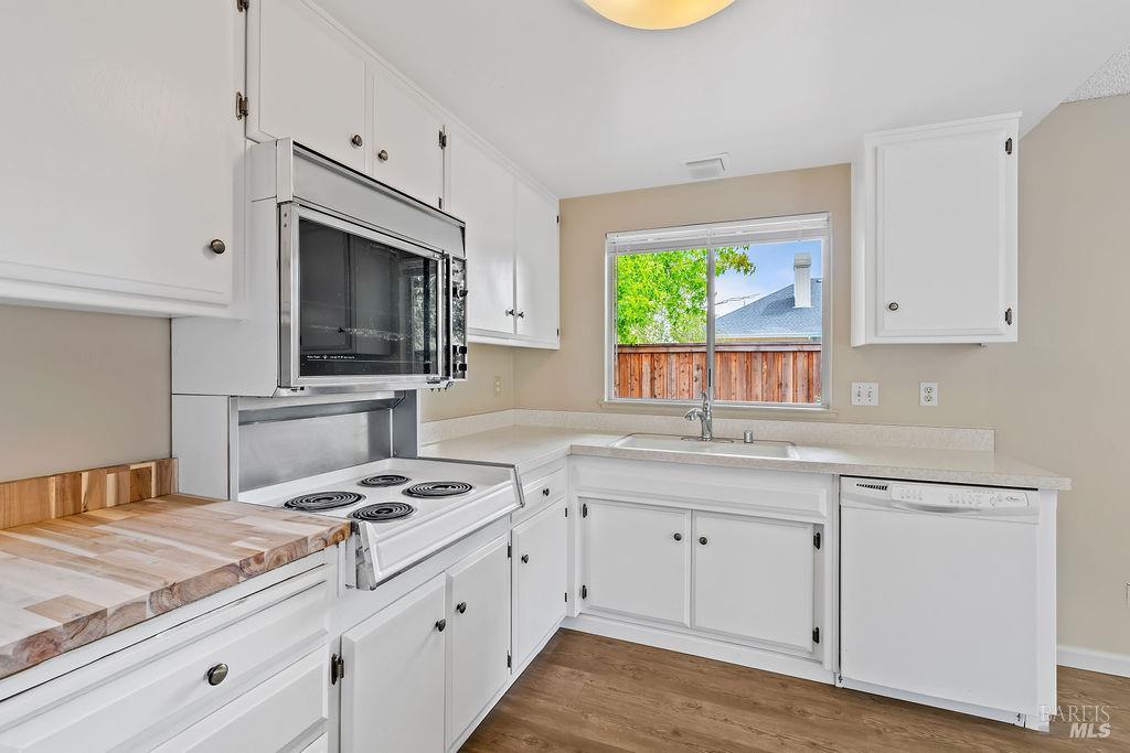 172 White Oak Drive Santa Rosa CA 95409
