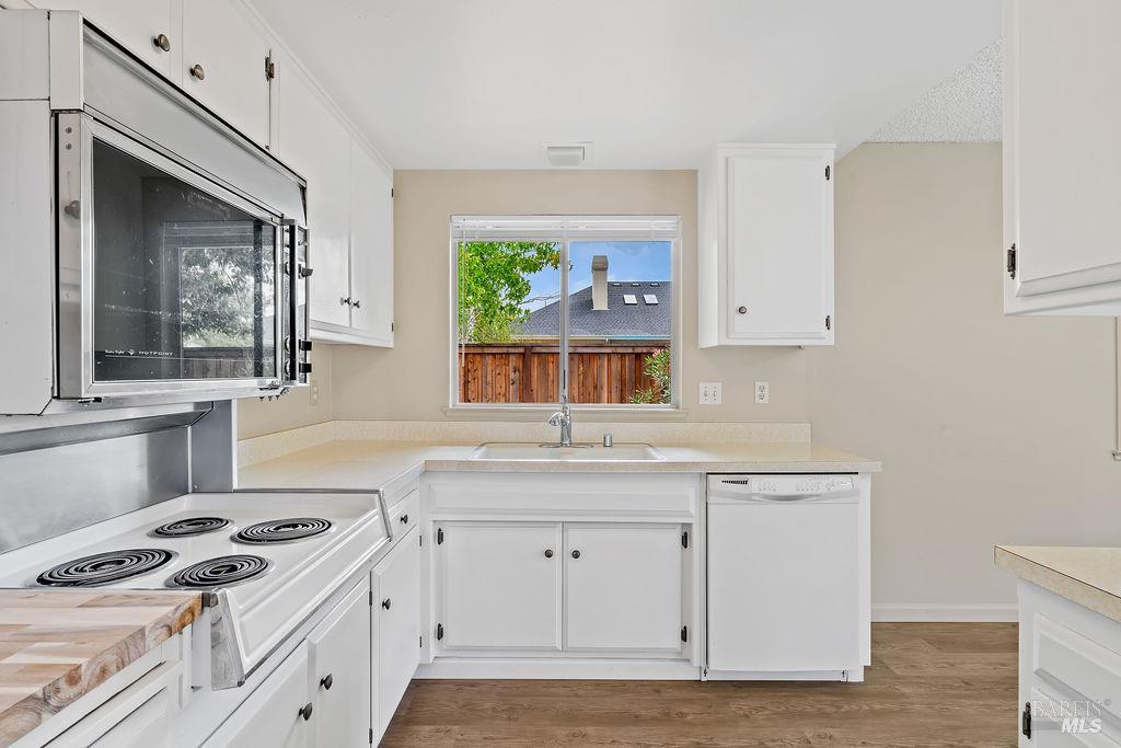 172 White Oak Drive Santa Rosa CA 95409