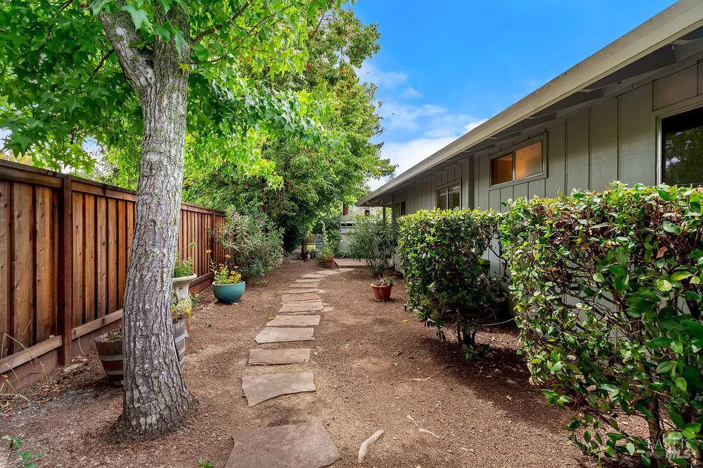 172 White Oak Drive Santa Rosa CA 95409
