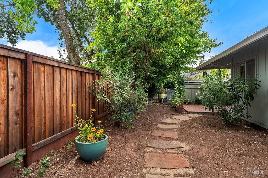 172 White Oak Drive Santa Rosa CA 95409