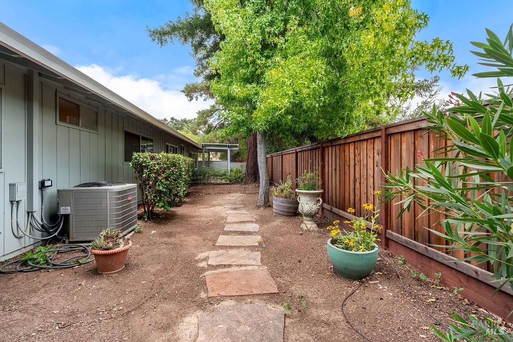 172 White Oak Drive Santa Rosa CA 95409