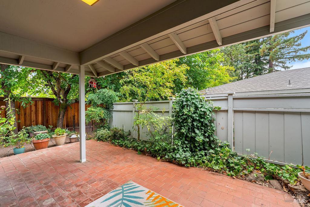 172 White Oak Drive Santa Rosa CA 95409