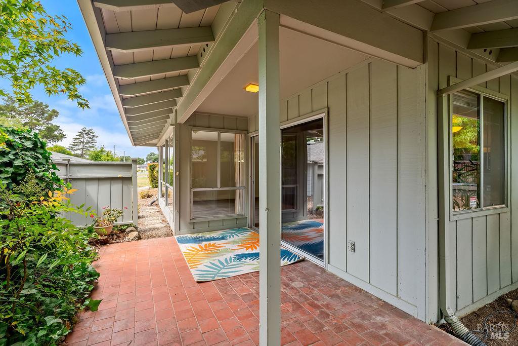 172 White Oak Drive Santa Rosa CA 95409