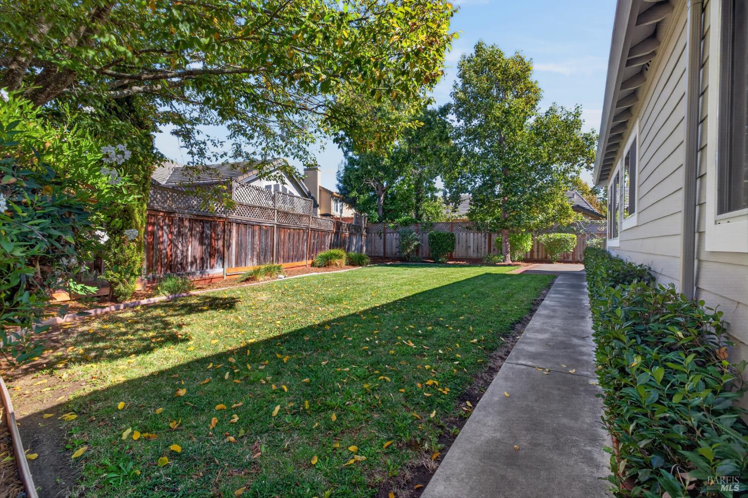 821 Wildflower Court Petaluma CA 94954