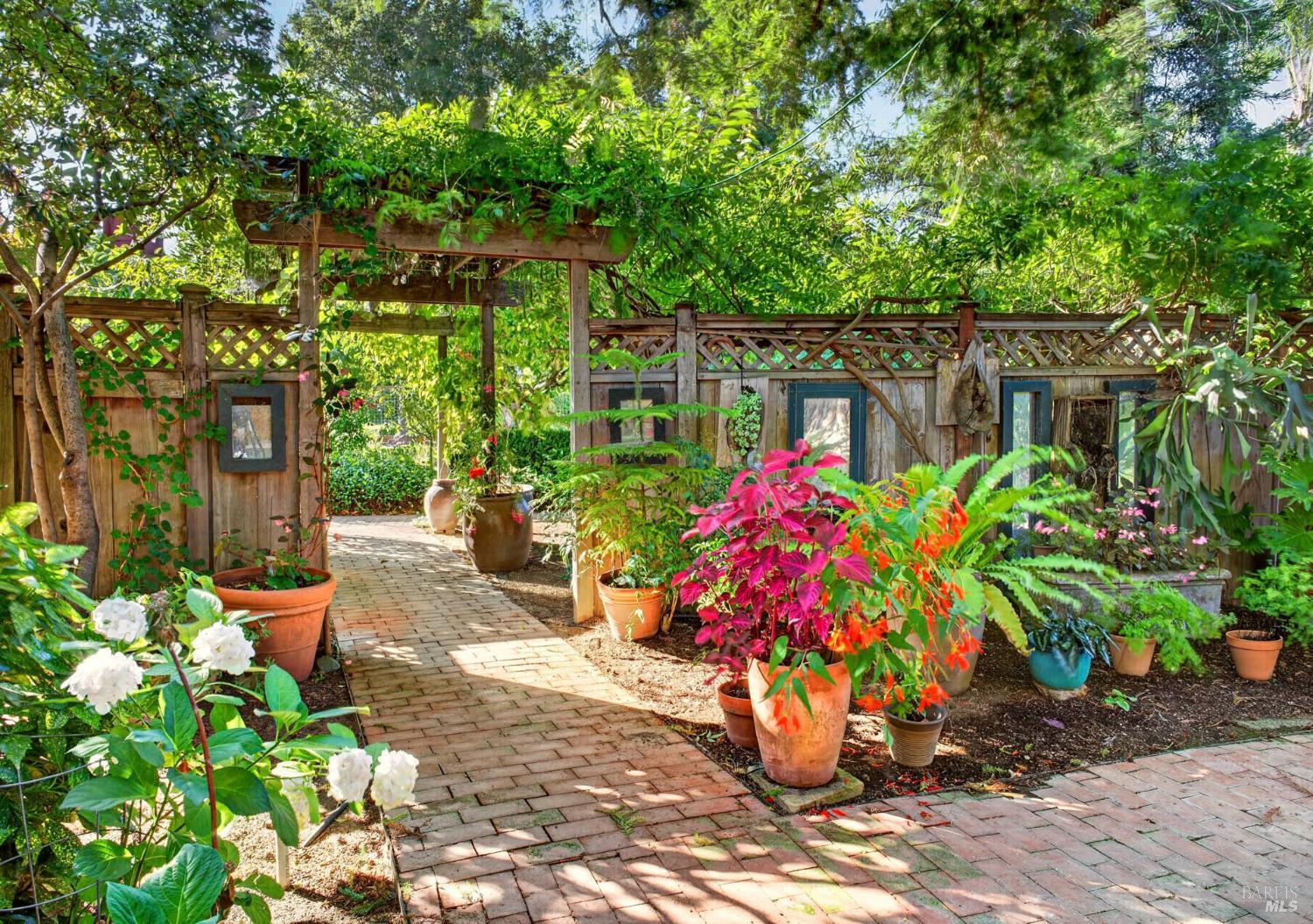 48 Garfield Lane Napa CA 94558