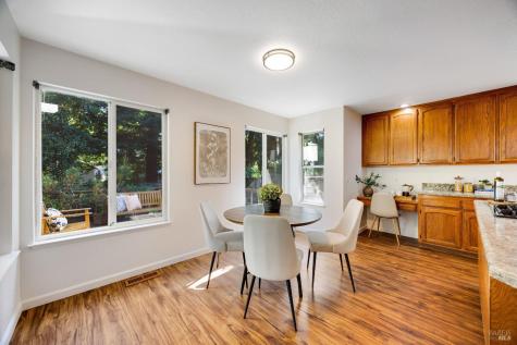 1874 Amy Avenue Santa Rosa CA 95401