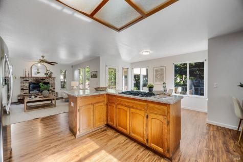 1874 Amy Avenue Santa Rosa CA 95401