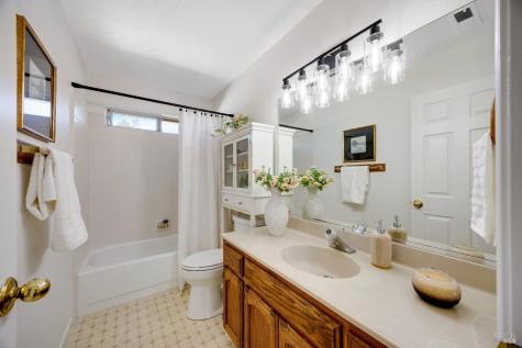 1874 Amy Avenue Santa Rosa CA 95401