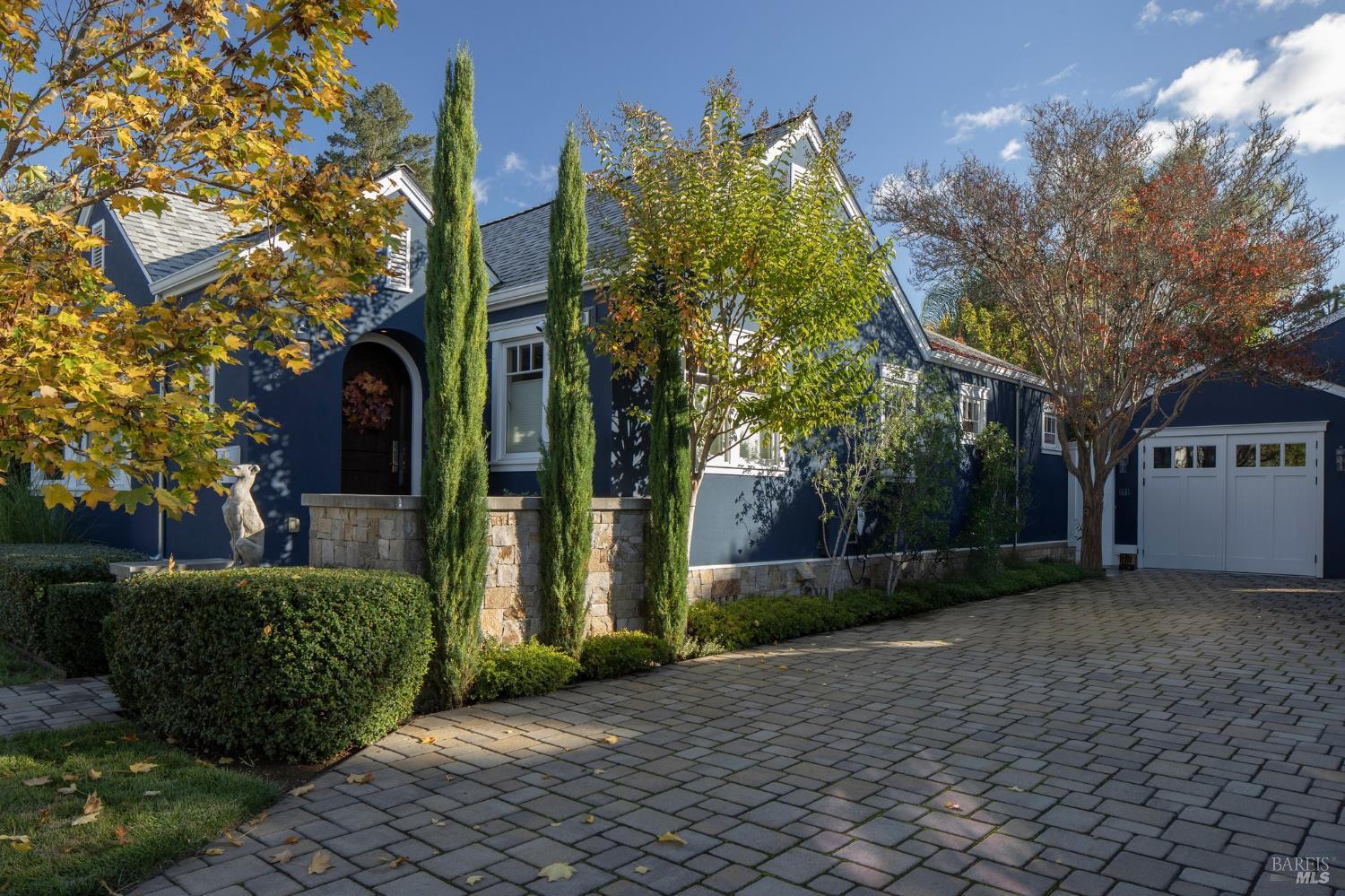 330 Plaza Street Healdsburg CA 95448