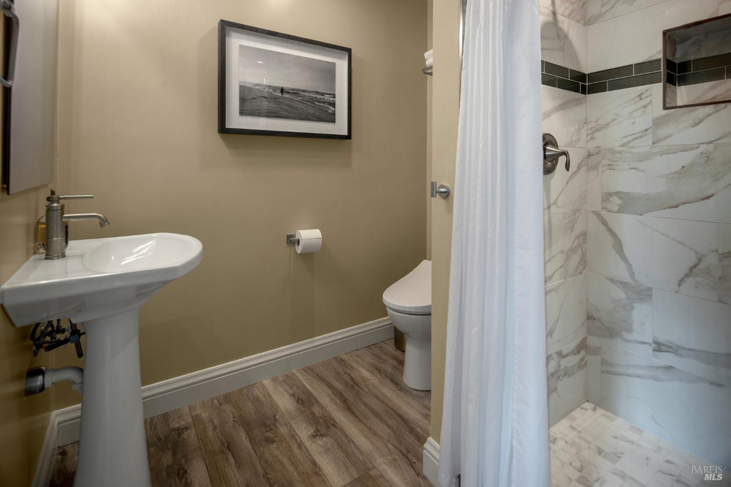 330 Plaza Street Healdsburg CA 95448