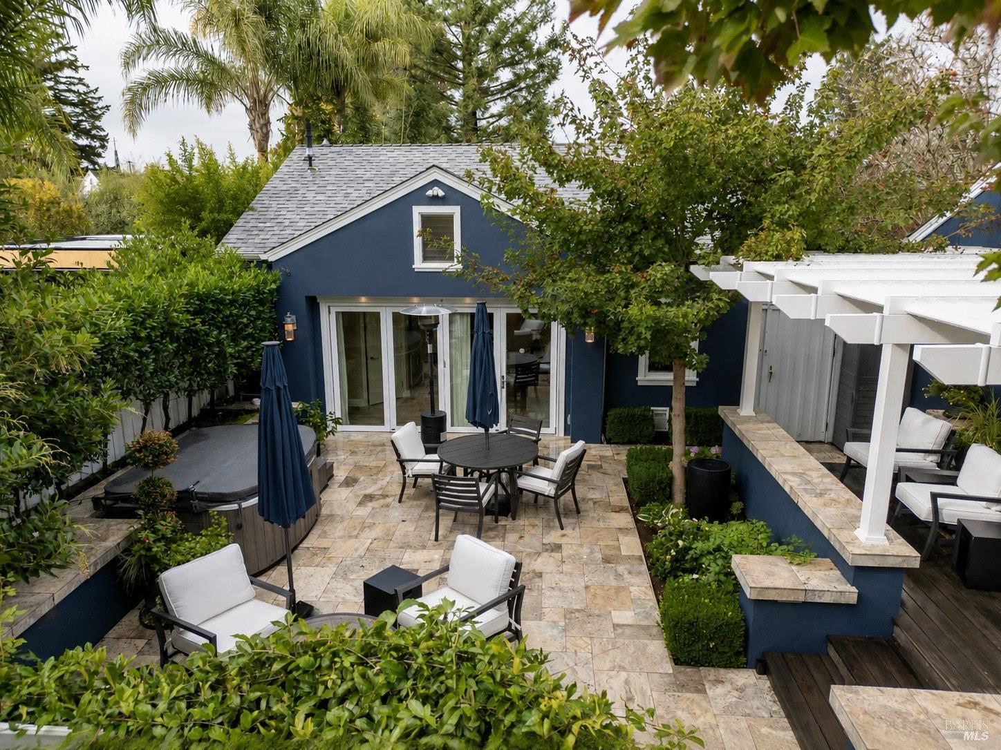 330 Plaza Street Healdsburg CA 95448