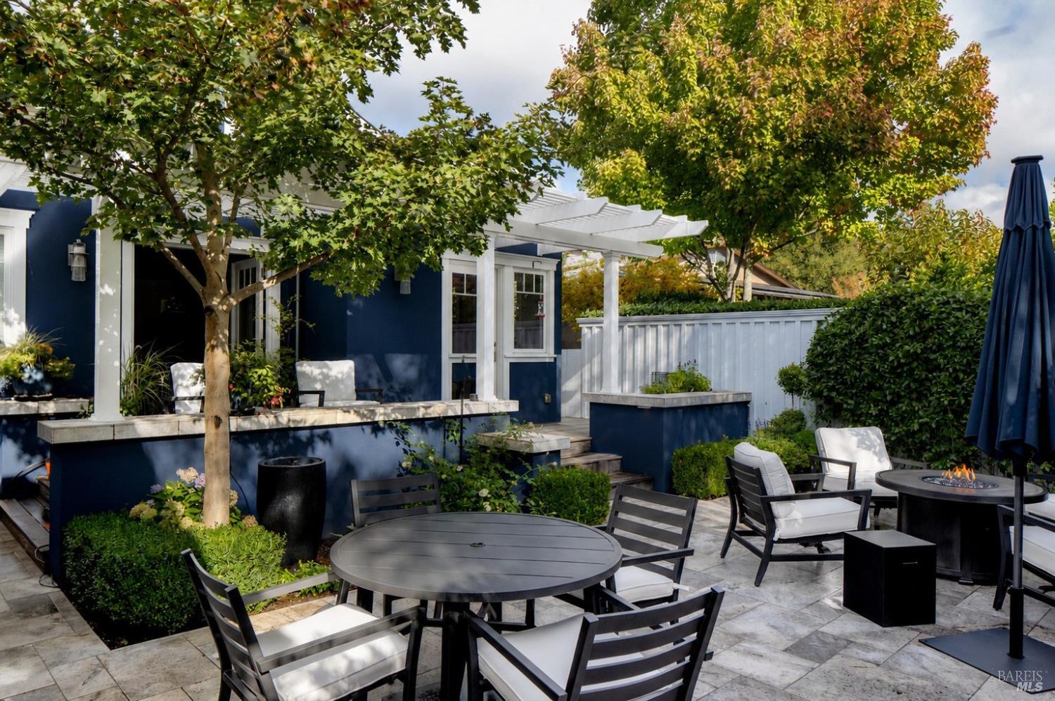 330 Plaza Street Healdsburg CA 95448