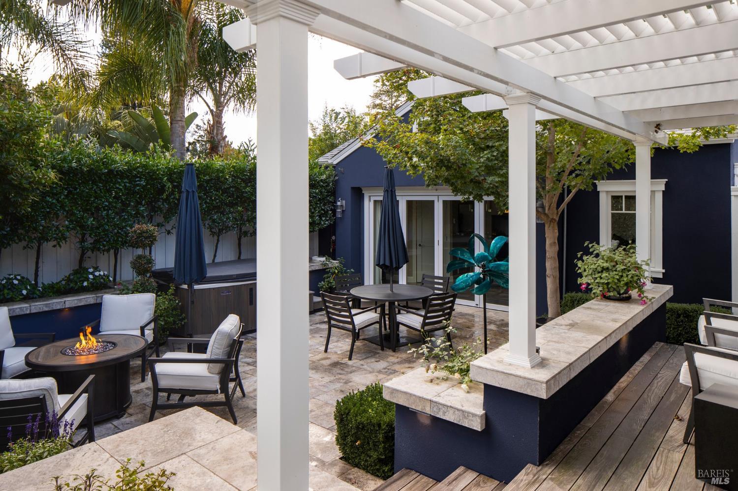330 Plaza Street Healdsburg CA 95448