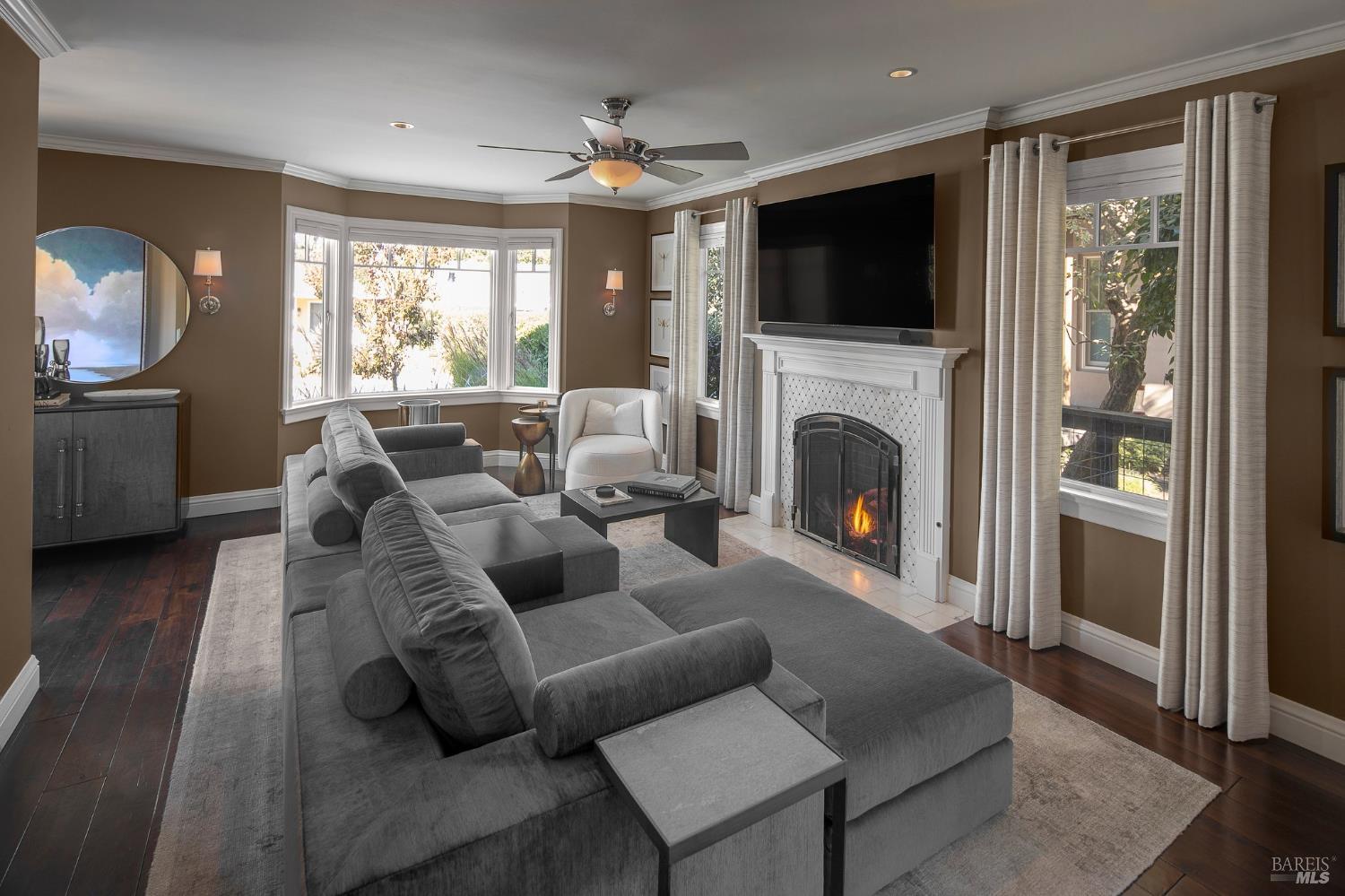 330 Plaza Street Healdsburg CA 95448