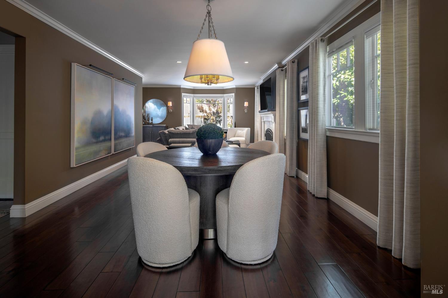330 Plaza Street Healdsburg CA 95448