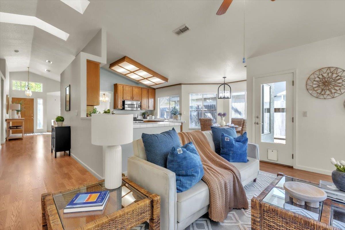 5923 Palm Springs Court Elk Grove CA 95758