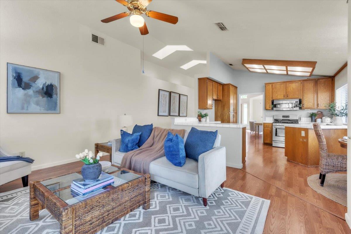 5923 Palm Springs Court Elk Grove CA 95758