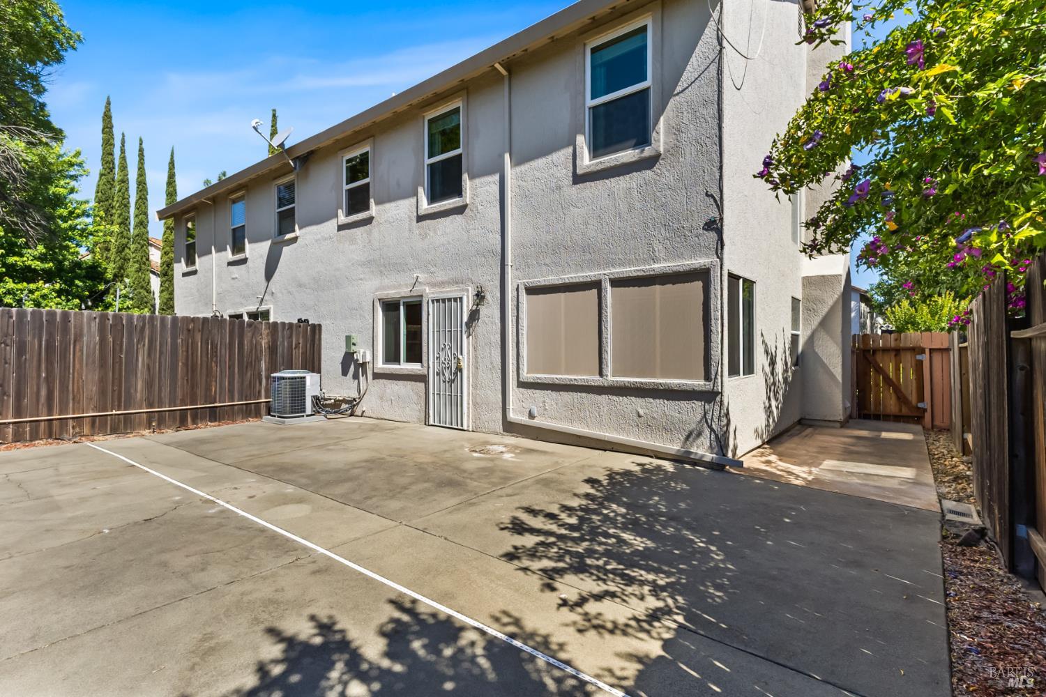 1109 Syracuse Circle Vacaville CA 95687