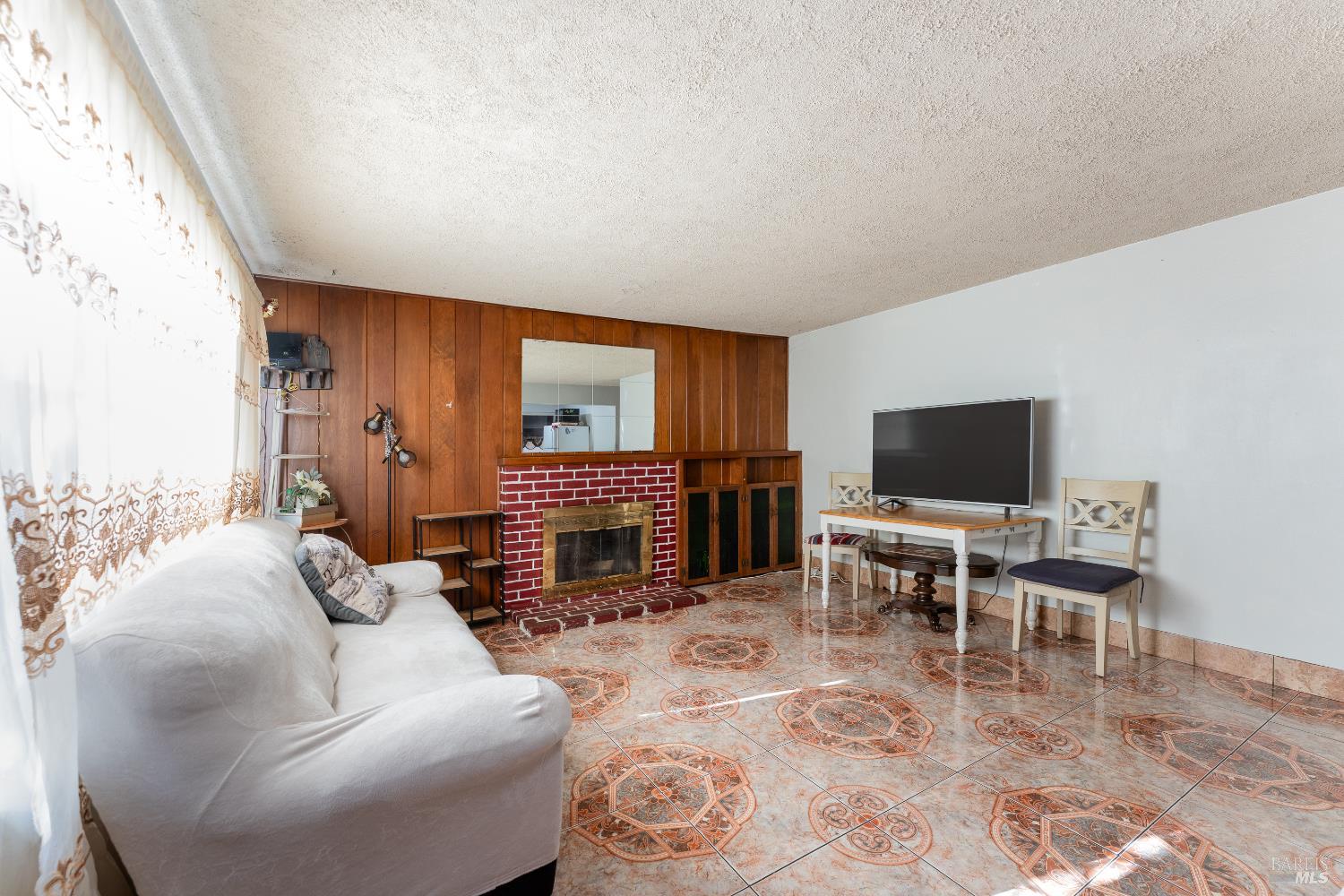 1367 Yokayo Drive Ukiah CA 95482