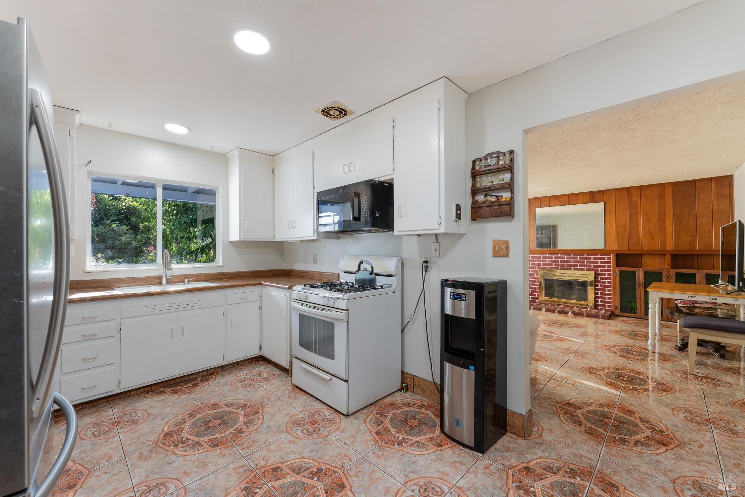 1367 Yokayo Drive Ukiah CA 95482