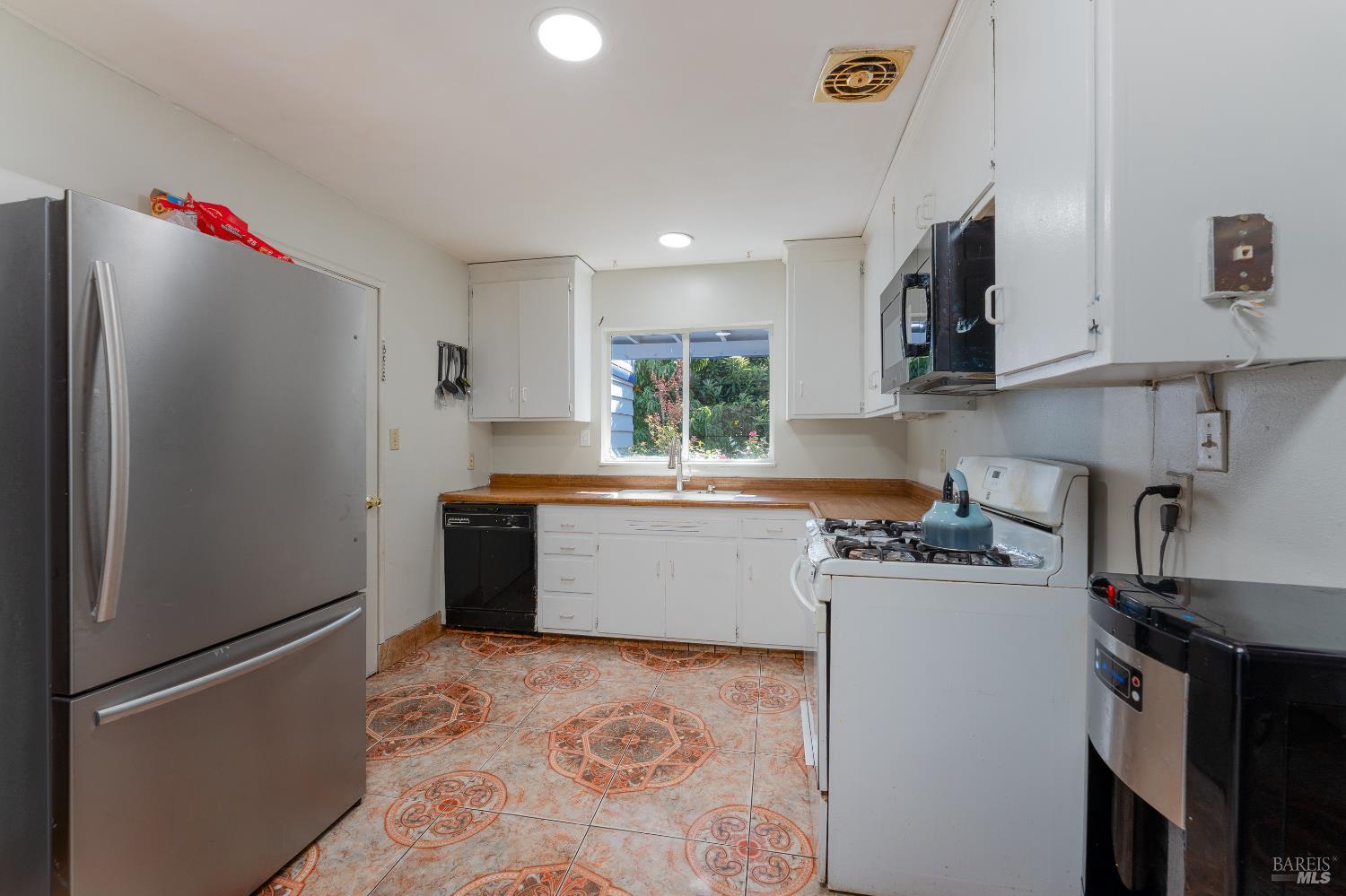 1367 Yokayo Drive Ukiah CA 95482