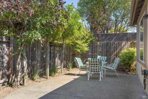 7225 16th Hole Drive Windsor CA 95492