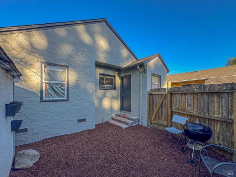 717-719 Brown Street Santa Rosa CA 95404